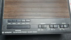 Hitachi KC-542H KC-542 FM/AM 2-band Radio electronic Clock Snooze Dimmer vintage