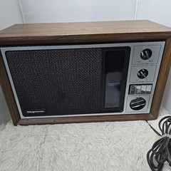 Magnavox Transistor Table Radio Model R434 AM/FM Powers On Needs Work See Video