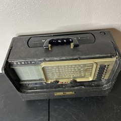 Vintage Zenith TransOceanic ShortWave Radio, model B600
