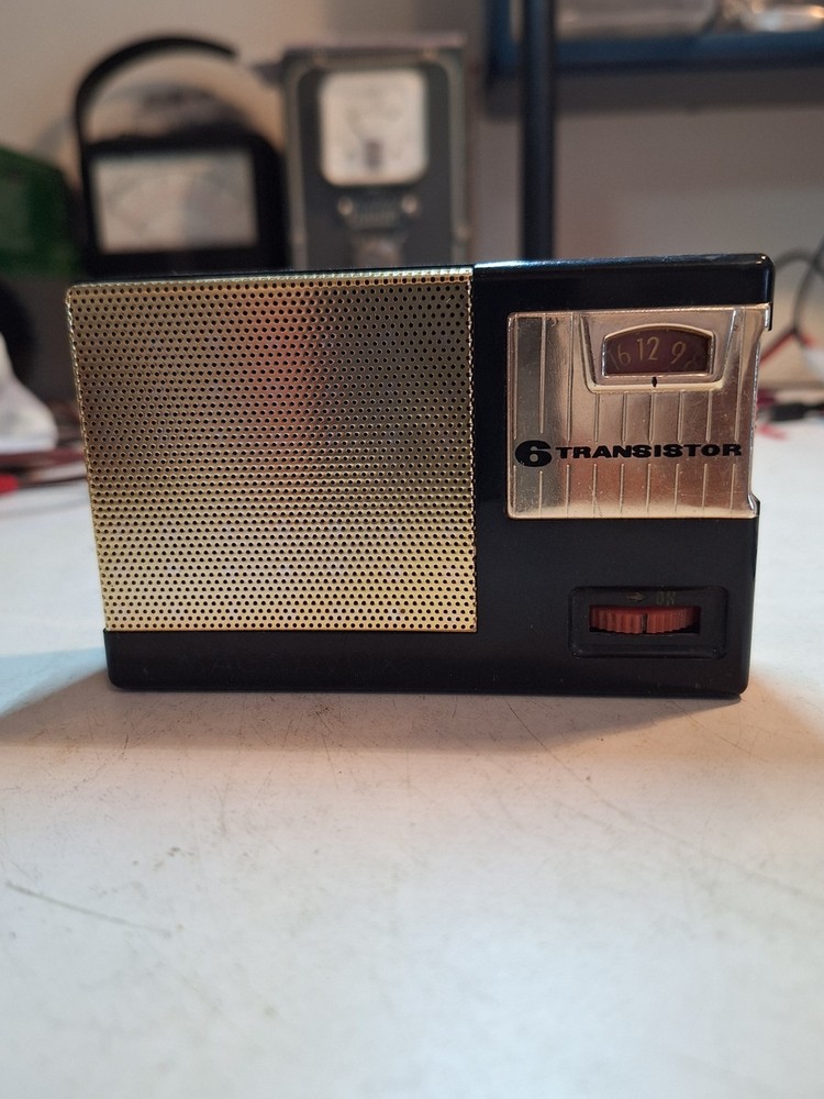 Vintage Magnavox AM-22 Works Great