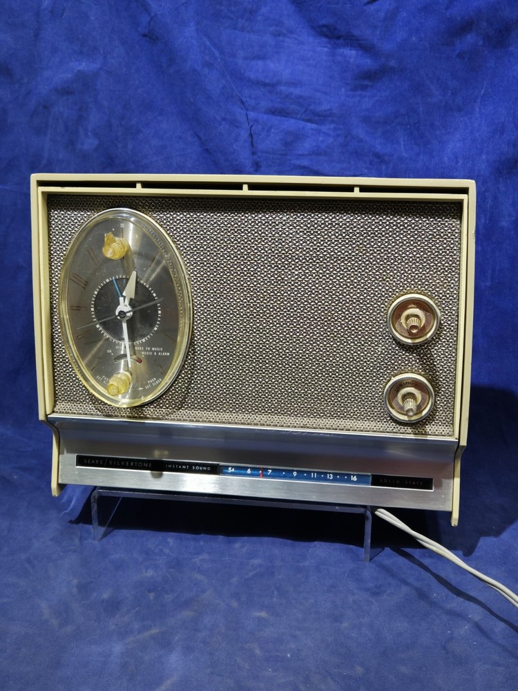 Vintage 1960s Sears Silvertone « Instant Sound » AM Clock Radio ~ Radio Works