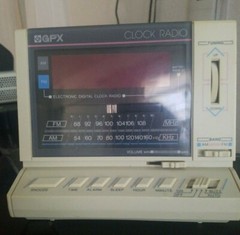 Vintage Clock Radio AM FM GPX E68496 Grand Prix Plug In Alarm Clock Preowned
