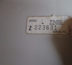 Vintage Zenith Model Z260L AM Clock Radio for parts/restoration