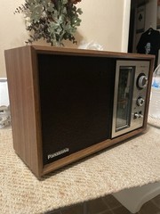 Vintage Panasonic RE-6286 AM/FM Radio Walnut Woodgrain Matsushita Japan