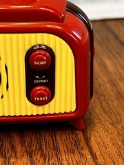 Mini Retro-Style AM/FM Auto-Scan Radio – Red & Yellow Vintage Look | Untested