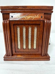 FUSE OLD 10 Gramophone Style Radio Speaker Classic Retro Vintage Player Music JP
