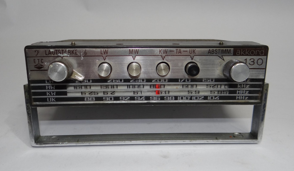 Vintage 1969- 1971 Akkord Autotransistor Automatic Deluxe 130 Radio Germany