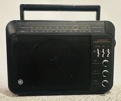 GE Super Radio III Long Range AM/FM Works Great!