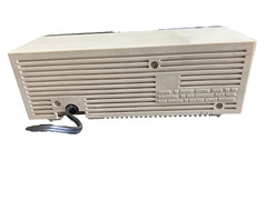 Vintage 70&rsquo;s RCA AM/FM radio model RZC221Y Tested works see video