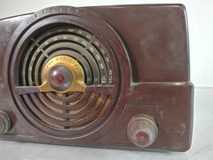 Vintage Zenith 7H820Z 1948 Bakelite FM Long Distance Tube Radio – For Parts