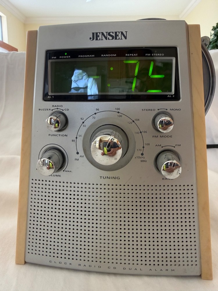 Vintage JENSEN JCR-560 AM/FM Alarm & CD Clock Radio -Partially Working
