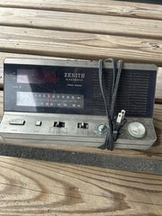 ZENITH R462 Vintage Alarm Clock Radio Hong Kong AM/FM Digital Electronic
