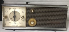 Zenith Model Z275L Vintage Radio