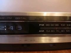 Vintage 1980 Sears Model 800.20530300 AM-FM Flip Clock Radio/Working Cond/Clean