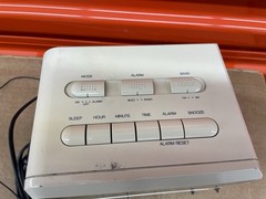 Soundesign AM/FM Electronic Clock Radio Model No 3639IVY