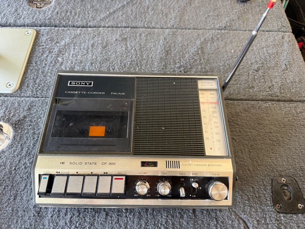 Rare Vintage Sony CF-300 Radio Casette Recorder With Case & Power Cord