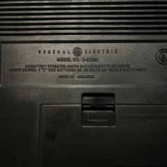 General Electric Vintage AM FM Radio Tape Player Boombox Model 3-5233B See Desc