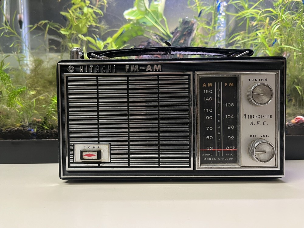 Hitachi AM-FM Radio KH-970H Vintage Radio Sold as Is I couldn&rsquo;t get it to work