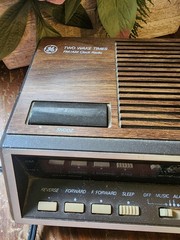 GE Digital Clock Radio Vintage General Electric 7-4616B AM/FM Snooze