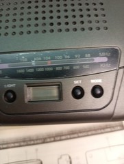 Vintage Small Tabletop AM/ FM LCD Clock Radio Works With Batteries