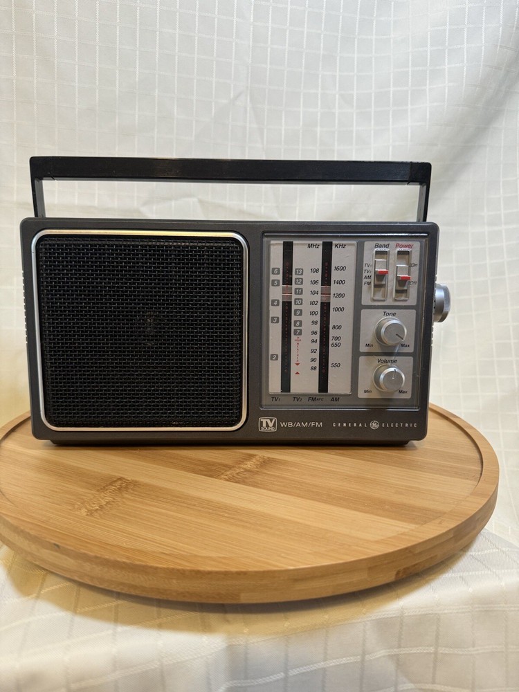 Vintage Black Gray GE Radio Portable AM/FM Long Range Antenna Work 7-3945a Model
