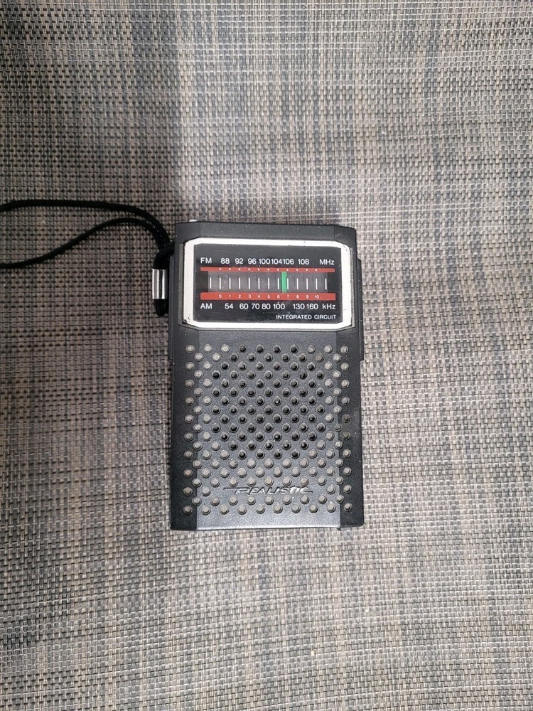 Realistic Am Fm Pocket Radio 12-634A Work Great