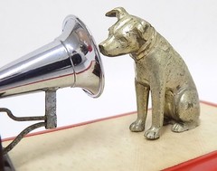 1D679 Victor Nipper Dog Transistor Radio Antique 6H-133 Newpawn