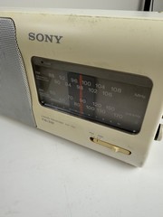 Vintage Sony ICF-780 AM / FM Radio w Power Adapter Works Great Portable Cream