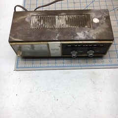 Vintage Lloyds Clock Radio J702G-108A (B)