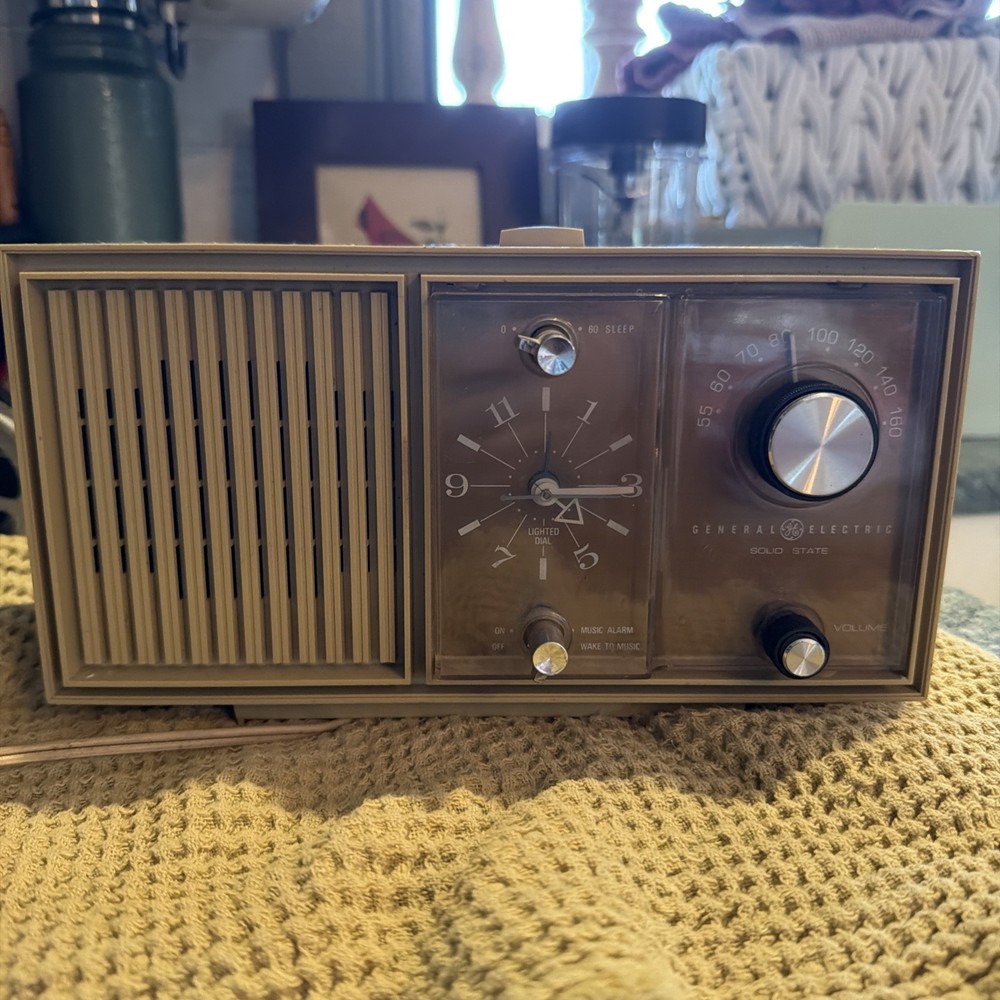 Vintage 1960s General Electric Clock Radio GE Model C2420D Beige Tested Works