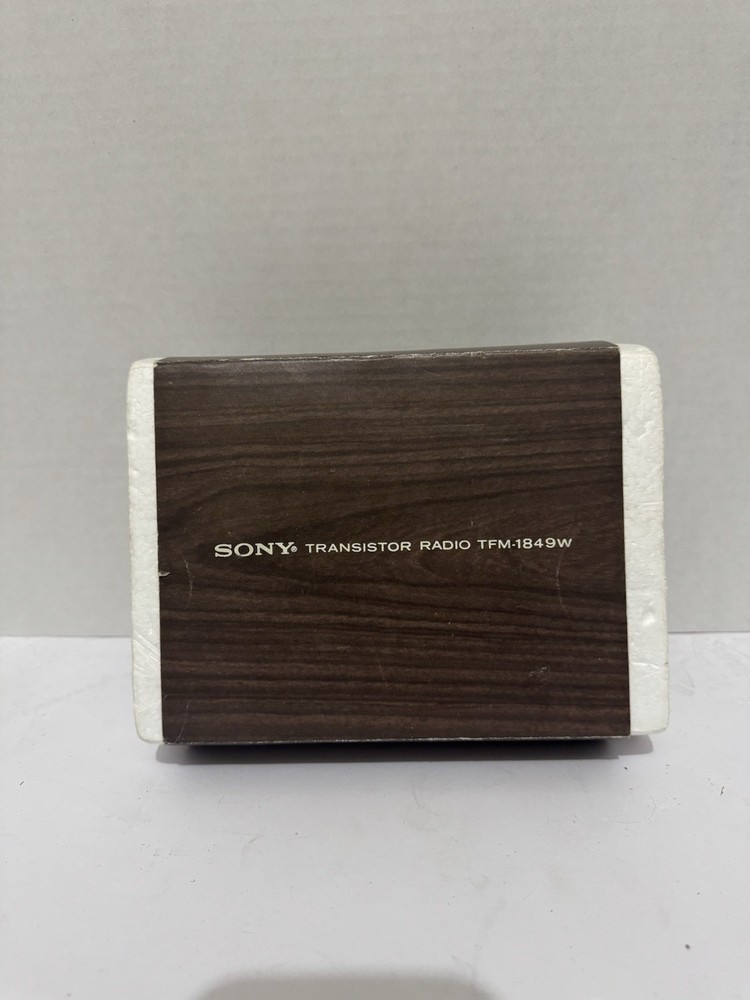Vintage Sony TFM-1849W solid-state portable FM/AM radio UNTESTED