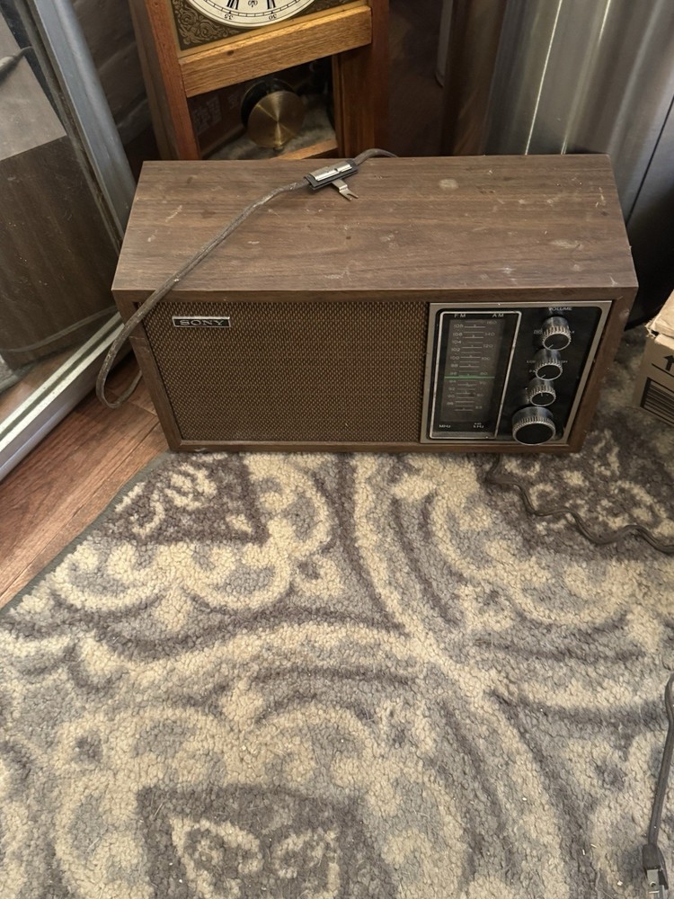 vintage Sony TFM-9440W AM/FM