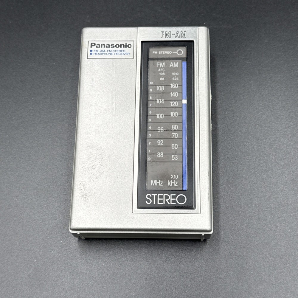 Vintage Panasonic RF-444 Portable AM FM Radio NOT WORKING