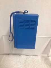 Vintage Kmart 6-31-09 Solid State Portable Pocket AM Radio Blue READ