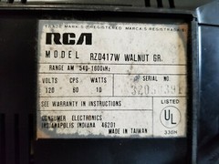 RCA Solid State vintage RZD417W Taiwan am clock radio, Wood Grain