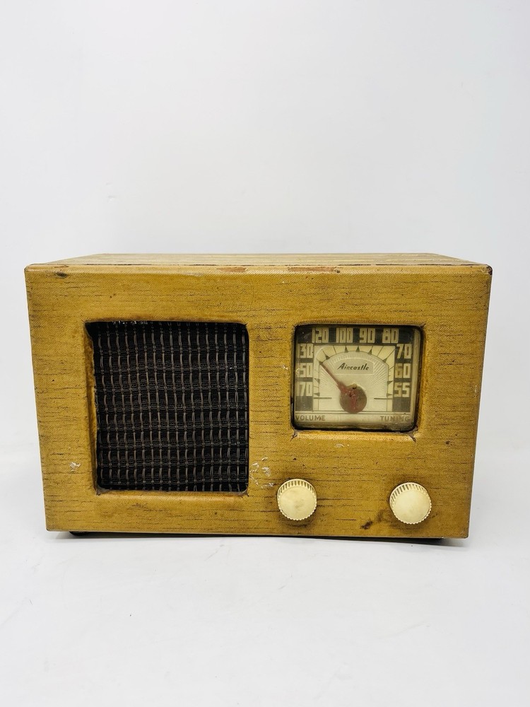 1940s Aircastle 4 Tube Radio / Wooded Radio