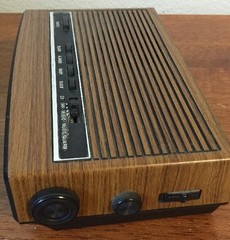 Vintage Woodgrain GE AM FM Clock Radio Red LED 7-4625C