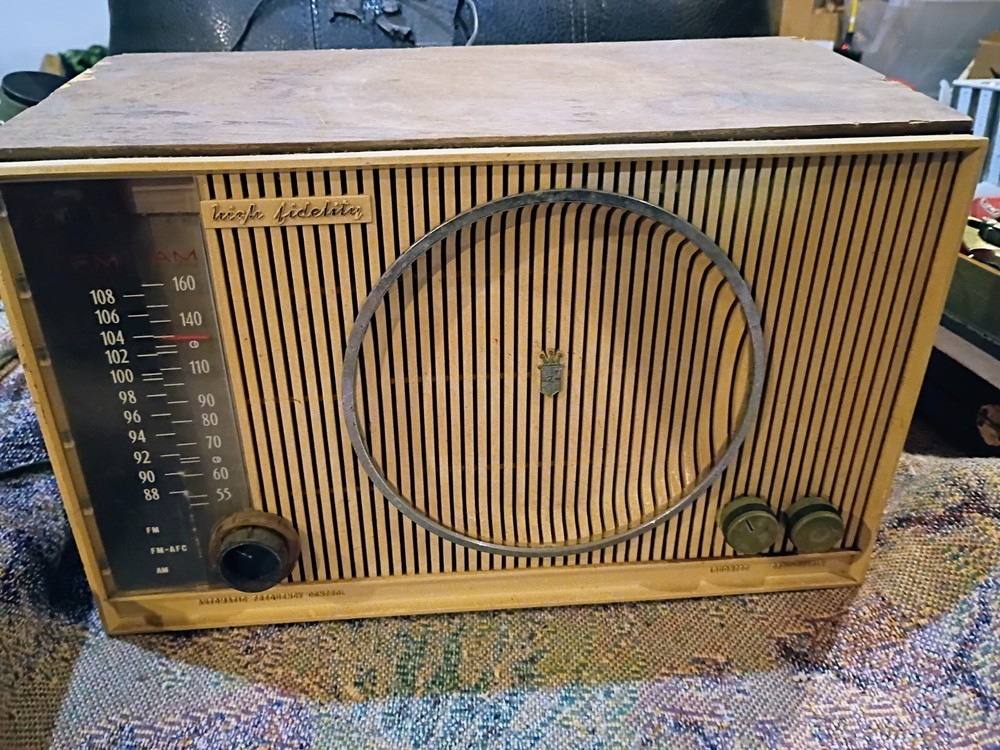Zenith C845Y AM/FM Vintage Radio Loudness Bass-Treble Phono AFC High Fidelity