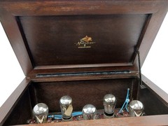 Vintage Magnavox Model 5 Radio – Nice Shape – WORKS