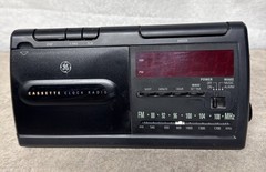 GE Radio Cassette Player Alarm Clock AM/FM Radio 7-4915A Cassette Works US2
