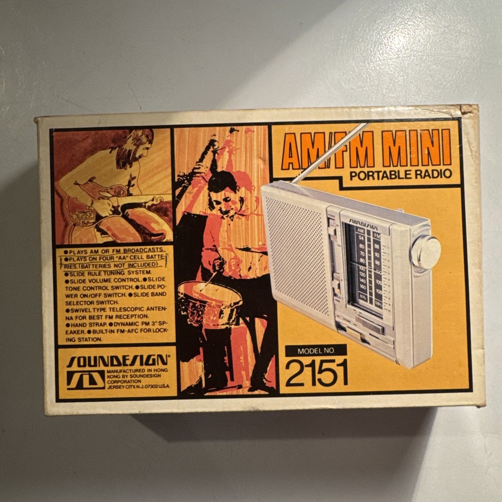 Vintage Portable Soundesign AM/FM Transistor Radio Model 2151 New In Box