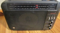 Vintage GE Superadio Am/Fm Long Range Radio Model No. 7-2887A #T12