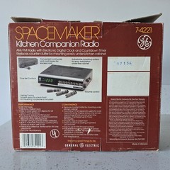 Vintage GE Space Maker Kitchen Companion AM/FM Clock Radio Model 7-4221 NEW NIB