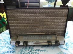 General Electric T-210A Dual Speaker Tube Radio