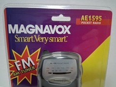 Magnavox AM FM Tuner Pocket Radio AE1595 New Old Stock Factory Sealed