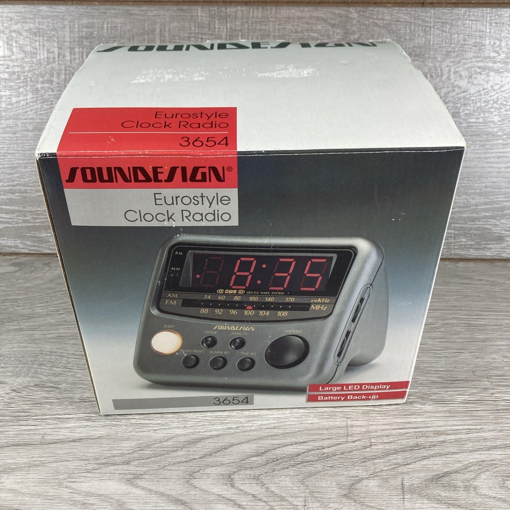 Vintage New-In-Box Soundesign Eurostyle Clock Radio 3654 Retro