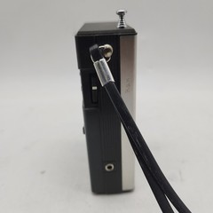 Radio Shack Realistic AM/FM Solid State Pocket Radio Model 12-602… 27