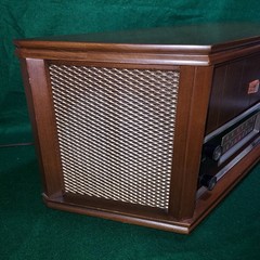 Vintage Magnavox Model OFM-022 AM-FM Tube Radio Dual Speaker with Walnut Case