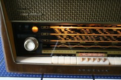Grundig Model MAJESTIC 4090 HiFi Tube Radio – GERMAN version