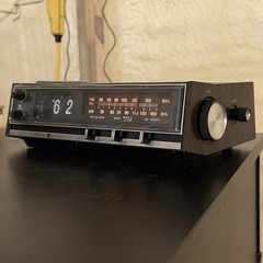Lot 3 Vintage Clock Radios GE Flip Realistic Chronomatic 251 Magnavox D3150